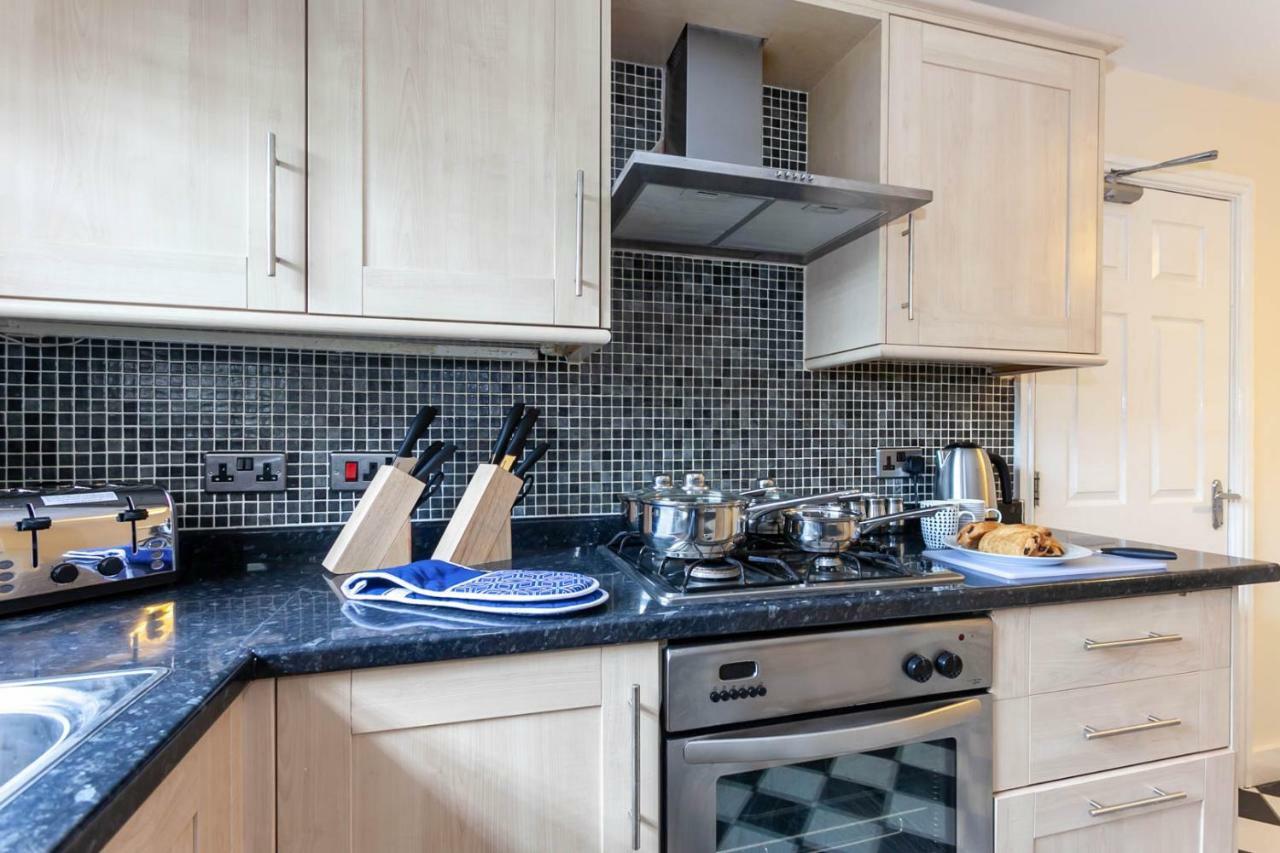 4 Bed Home, Driveway Parking Ideally Located In Latchford, Warrington - Executive St Marys House מראה חיצוני תמונה