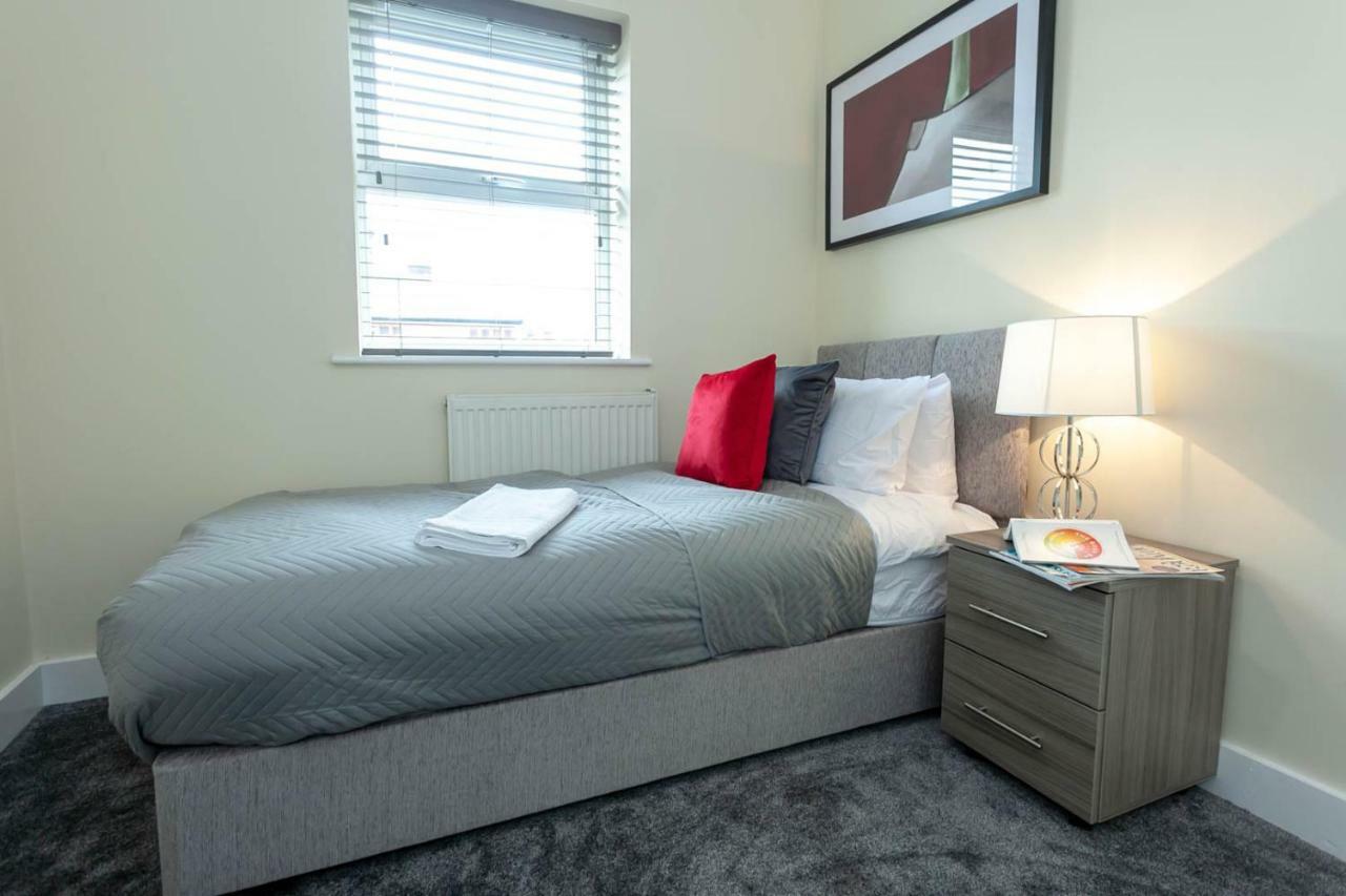 4 Bed Home, Driveway Parking Ideally Located In Latchford, Warrington - Executive St Marys House מראה חיצוני תמונה